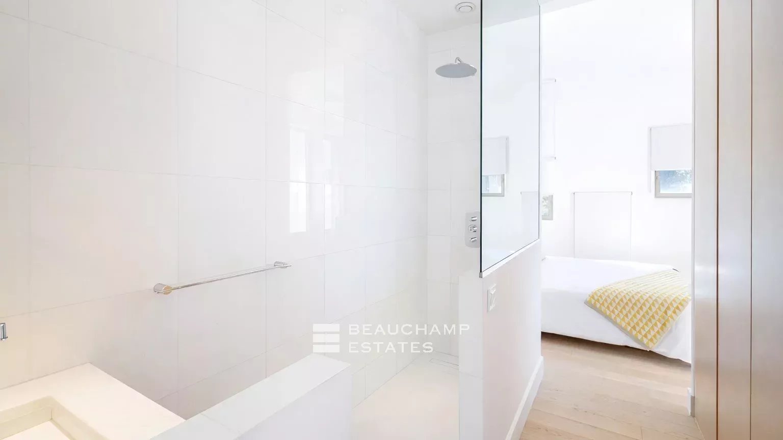 Sublime contemporary villa within walking distance of the center of Saint-Tropez Sublime contemporary villa within walking distance of the center of Saint-Tropez