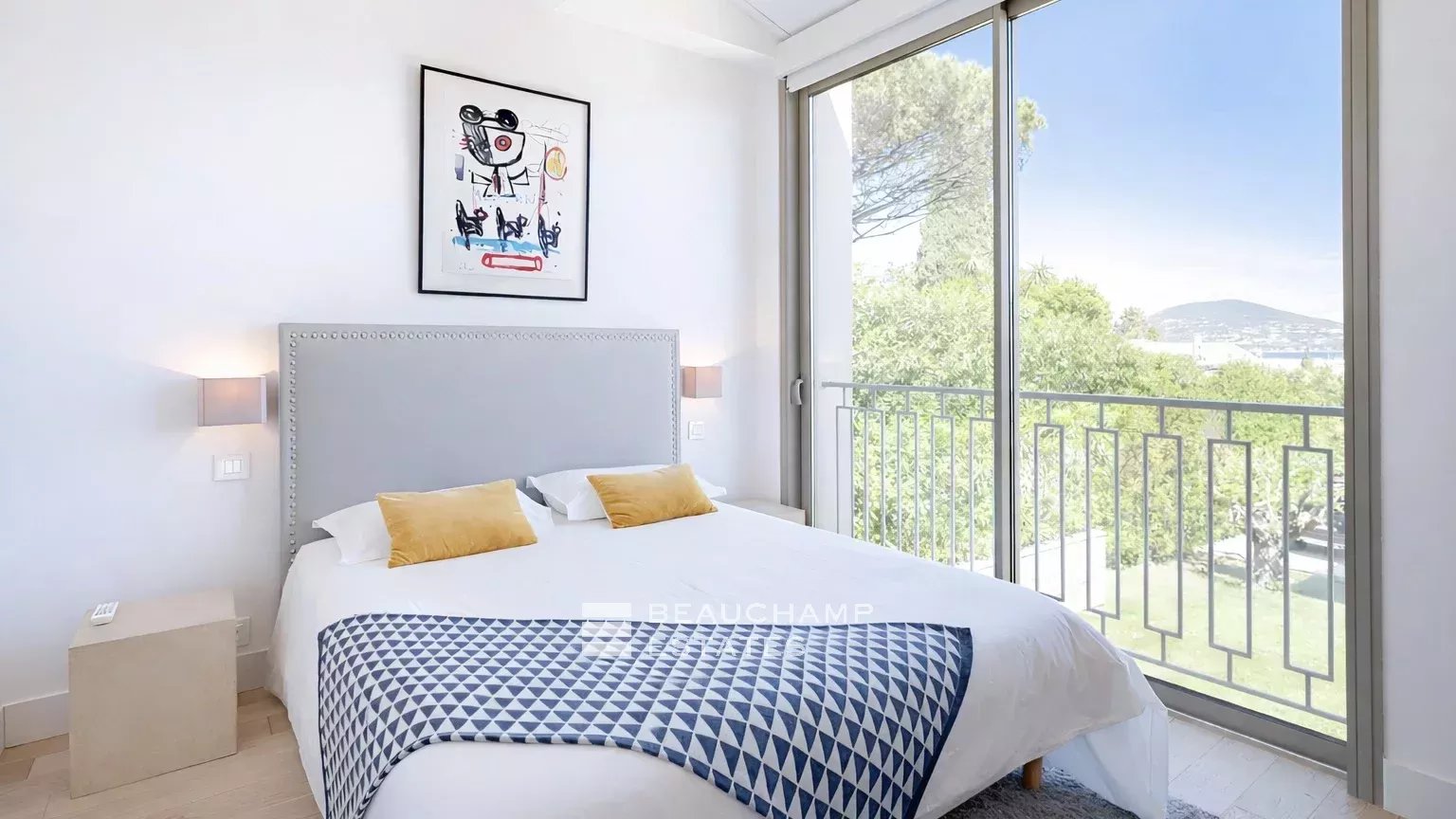 Sublime contemporary villa within walking distance of the center of Saint-Tropez Sublime contemporary villa within walking distance of the center of Saint-Tropez