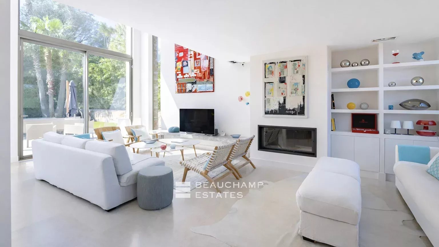 Sublime contemporary villa within walking distance of the center of Saint-Tropez Sublime contemporary villa within walking distance of the center of Saint-Tropez