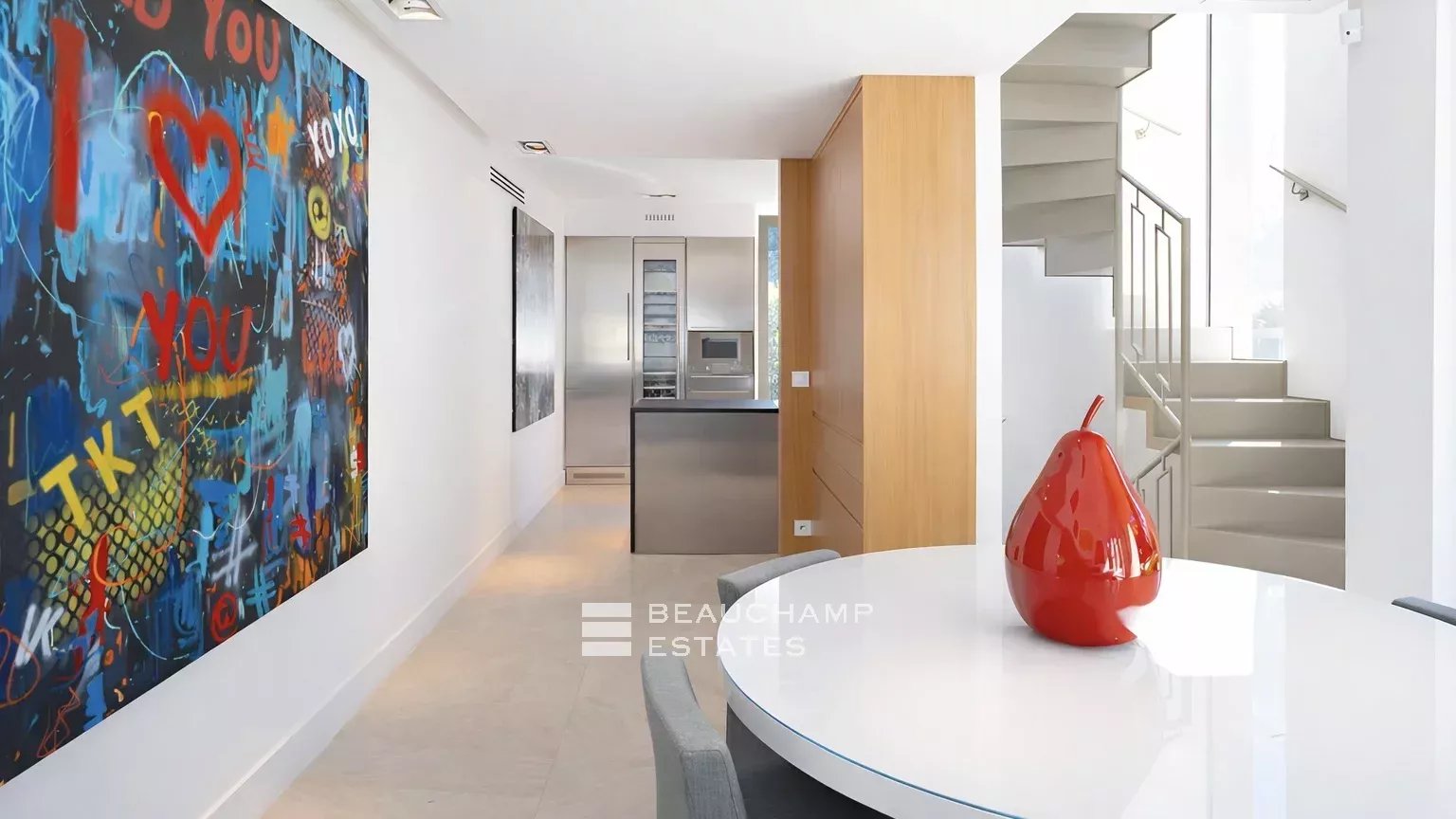 Sublime contemporary villa within walking distance of the center of Saint-Tropez Sublime contemporary villa within walking distance of the center of Saint-Tropez