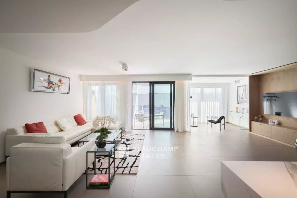 Sumptuous 4-bedroom apartment – Cannes Croisette Face Palais