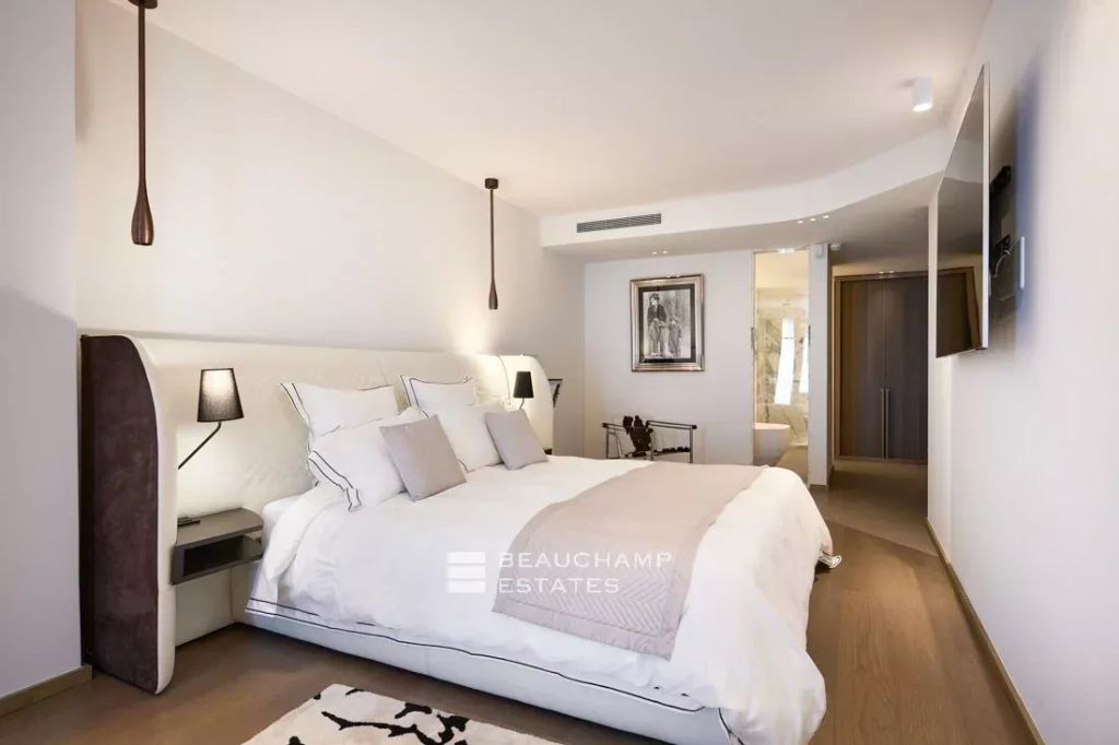 Sumptuous 4-bedroom apartment – Cannes Croisette Face Palais