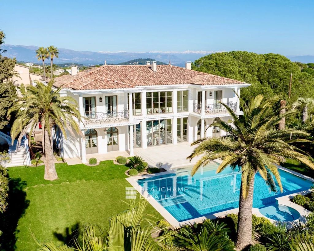 Sumptuous Belle Époque palace with 8 bedrooms, sea and mountain views, tennis court, and indoor swimming pool in the heights of Cannes