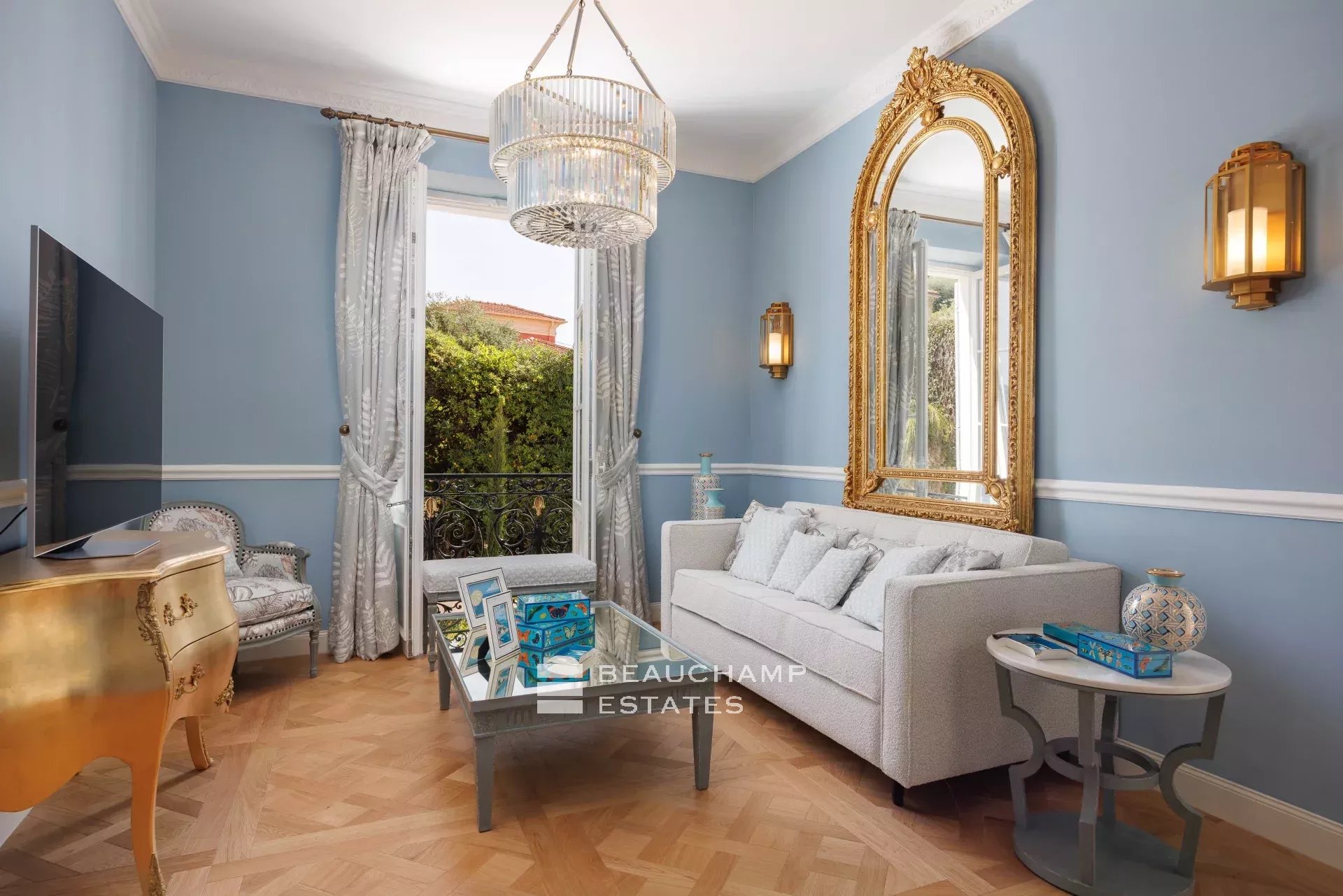 Somptueuse villa Belle Époque à Beaulieu-sur-Mer – 6 chambres, piscine, maison d’amis et sécurité absolue Sumptuous Belle Époque Villa in Beaulieu-sur-Mer 6 Bedrooms, swimming-pool, guest-house and security