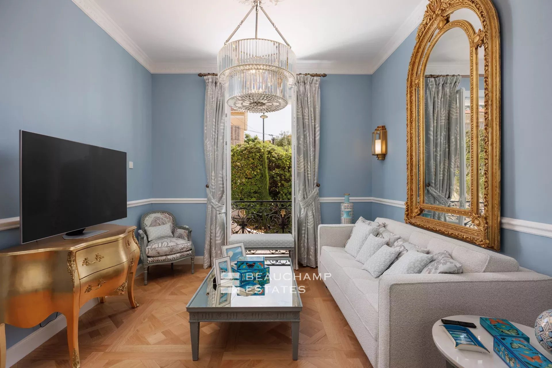 Somptueuse villa Belle Époque à Beaulieu-sur-Mer – 6 chambres, piscine, maison d’amis et sécurité absolue Sumptuous Belle Époque Villa in Beaulieu-sur-Mer 6 Bedrooms, swimming-pool, guest-house and security