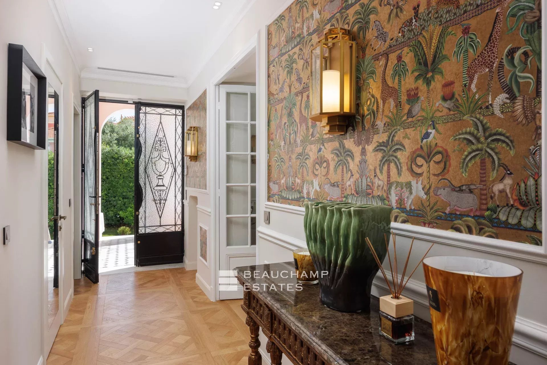 Somptueuse villa Belle Époque à Beaulieu-sur-Mer – 6 chambres, piscine, maison d’amis et sécurité absolue Sumptuous Belle Époque Villa in Beaulieu-sur-Mer 6 Bedrooms, swimming-pool, guest-house and security