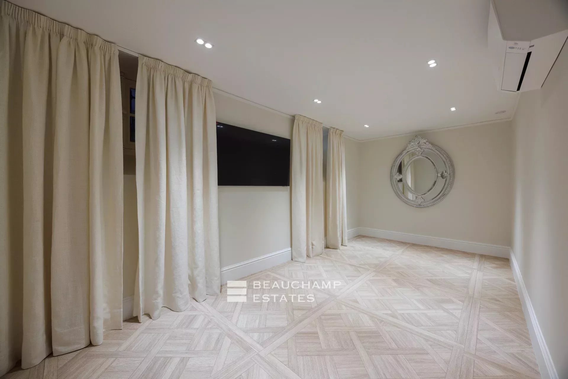 Somptueuse villa Belle Époque à Beaulieu-sur-Mer – 6 chambres, piscine, maison d’amis et sécurité absolue Sumptuous Belle Époque Villa in Beaulieu-sur-Mer 6 Bedrooms, swimming-pool, guest-house and security