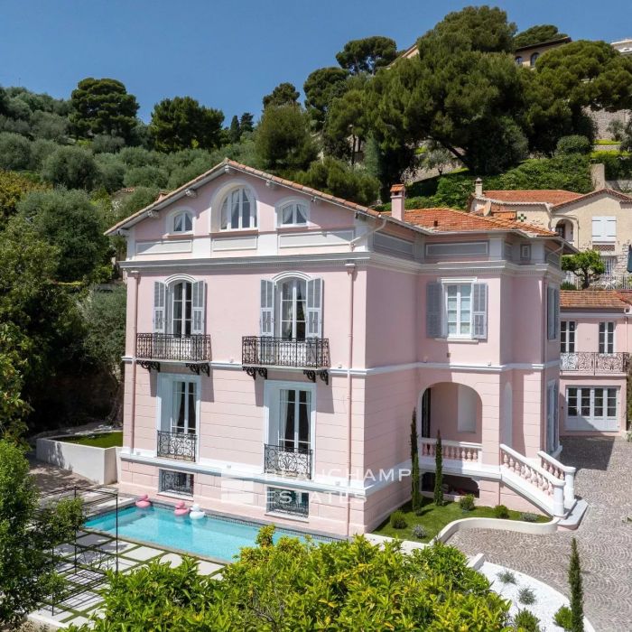 Sumptuous Belle Époque Villa in Beaulieu-sur-Mer 6 Bedrooms, swimming-pool, guest-house and security