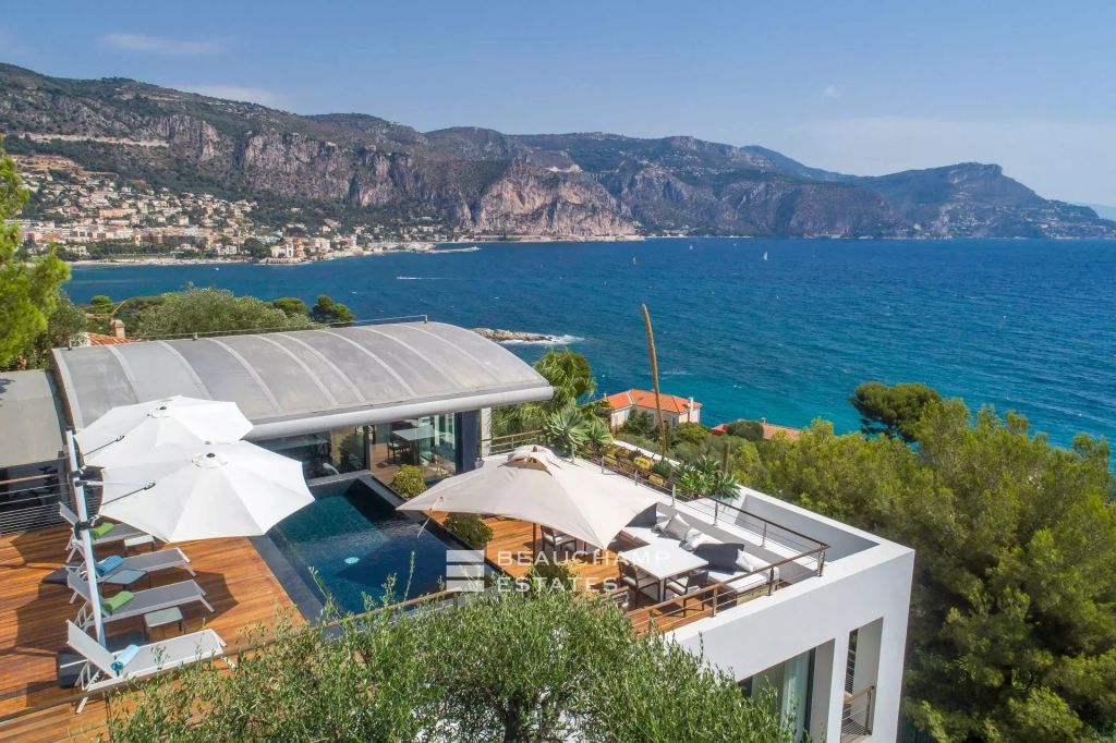 Sumptuous contemporary villa with 4 bedrooms and panoramic sea views in Saint Jean Cap Ferrat