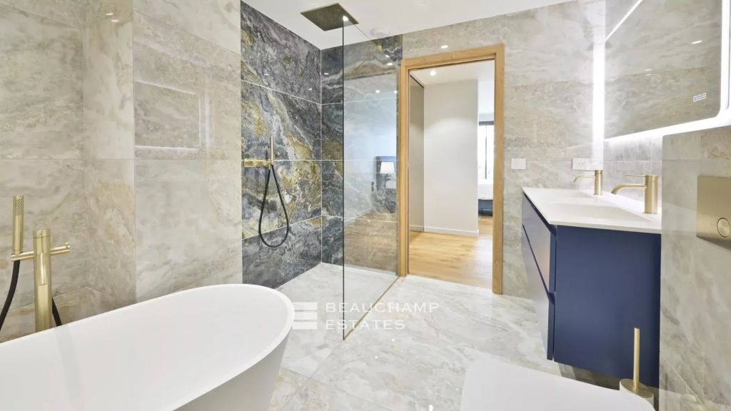 Sumptuous Roof terracce Sea View