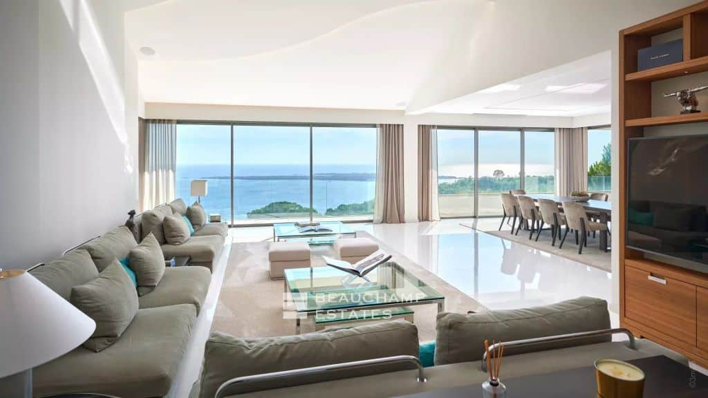 Super Cannes Comtemporary villa with panoramic sea view