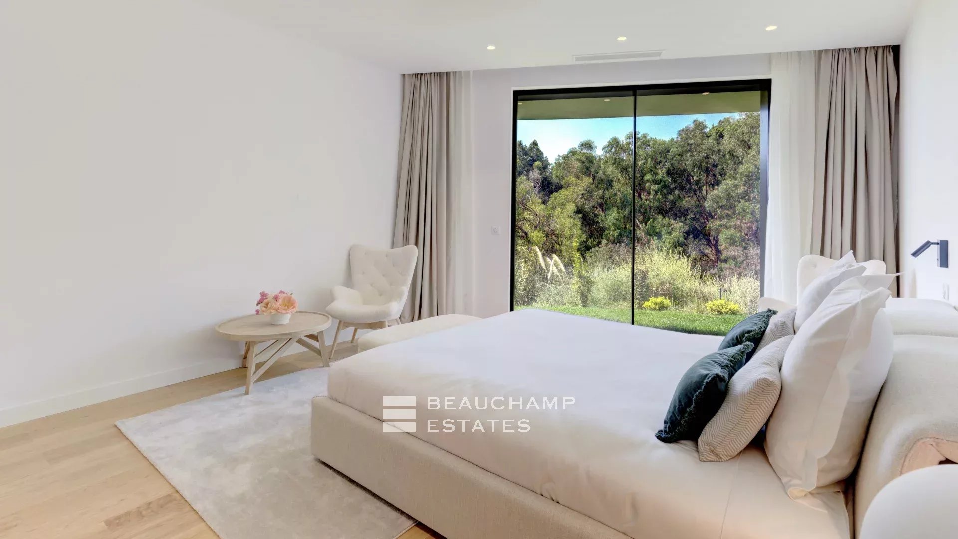 Super Cannes – Superbe villa de vacances avec prestation de luxe et vue mer Super Cannes Hills -Stunning holiday villa with luxury services and sea views