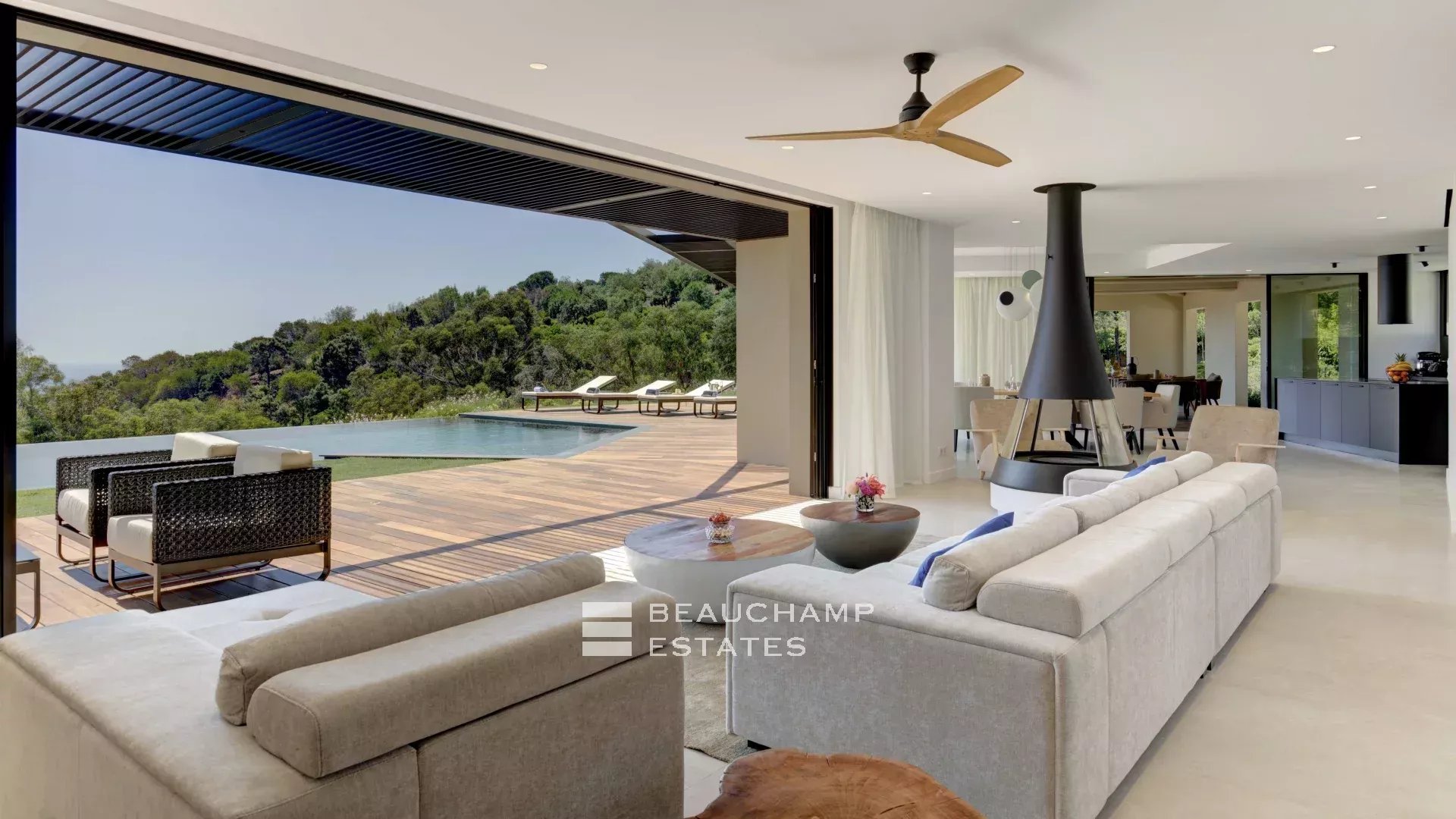 Super Cannes – Superbe villa de vacances avec prestation de luxe et vue mer Super Cannes Hills -Stunning holiday villa with luxury services and sea views