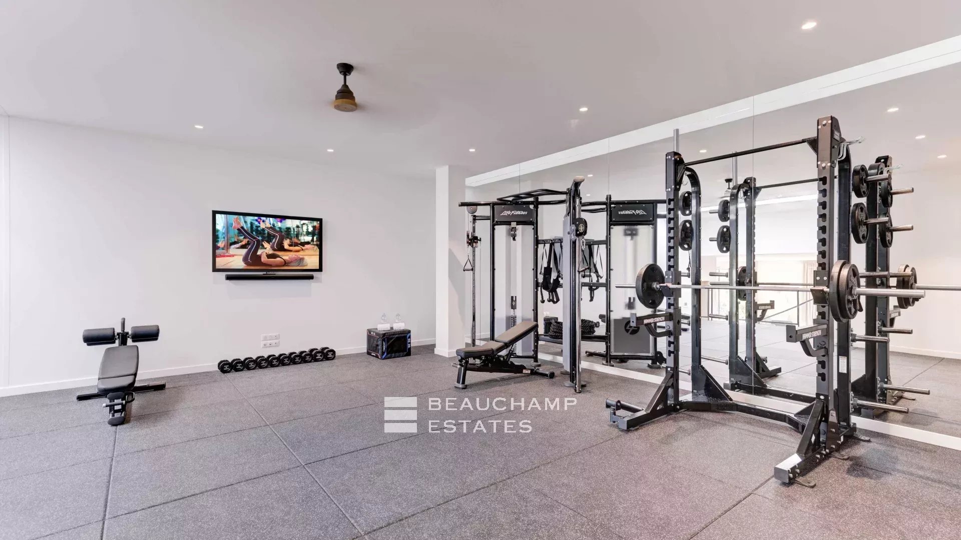 Super Cannes – Superbe villa de vacances avec prestation de luxe et vue mer Super Cannes Hills -Stunning holiday villa with luxury services and sea views