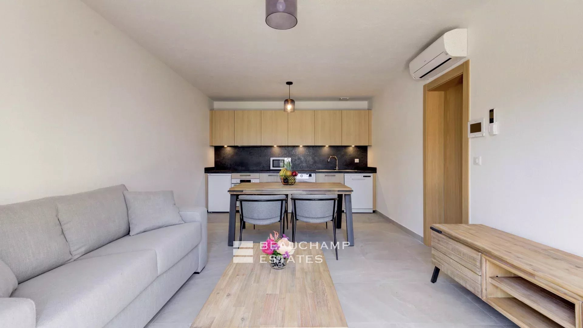 Super Cannes – Superbe villa de vacances avec prestation de luxe et vue mer Super Cannes Hills -Stunning holiday villa with luxury services and sea views