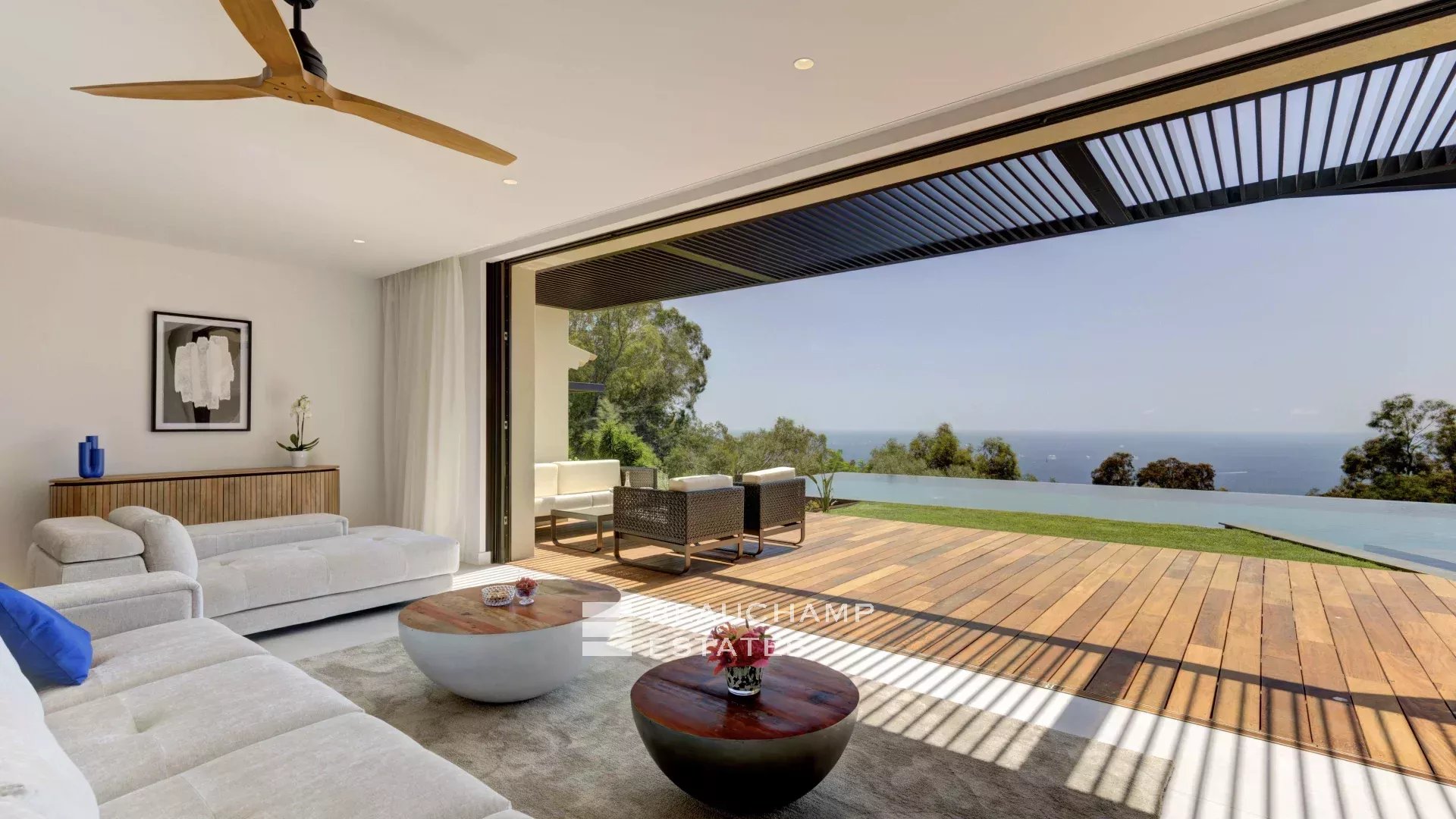 Super Cannes – Superbe villa de vacances avec prestation de luxe et vue mer Super Cannes Hills -Stunning holiday villa with luxury services and sea views