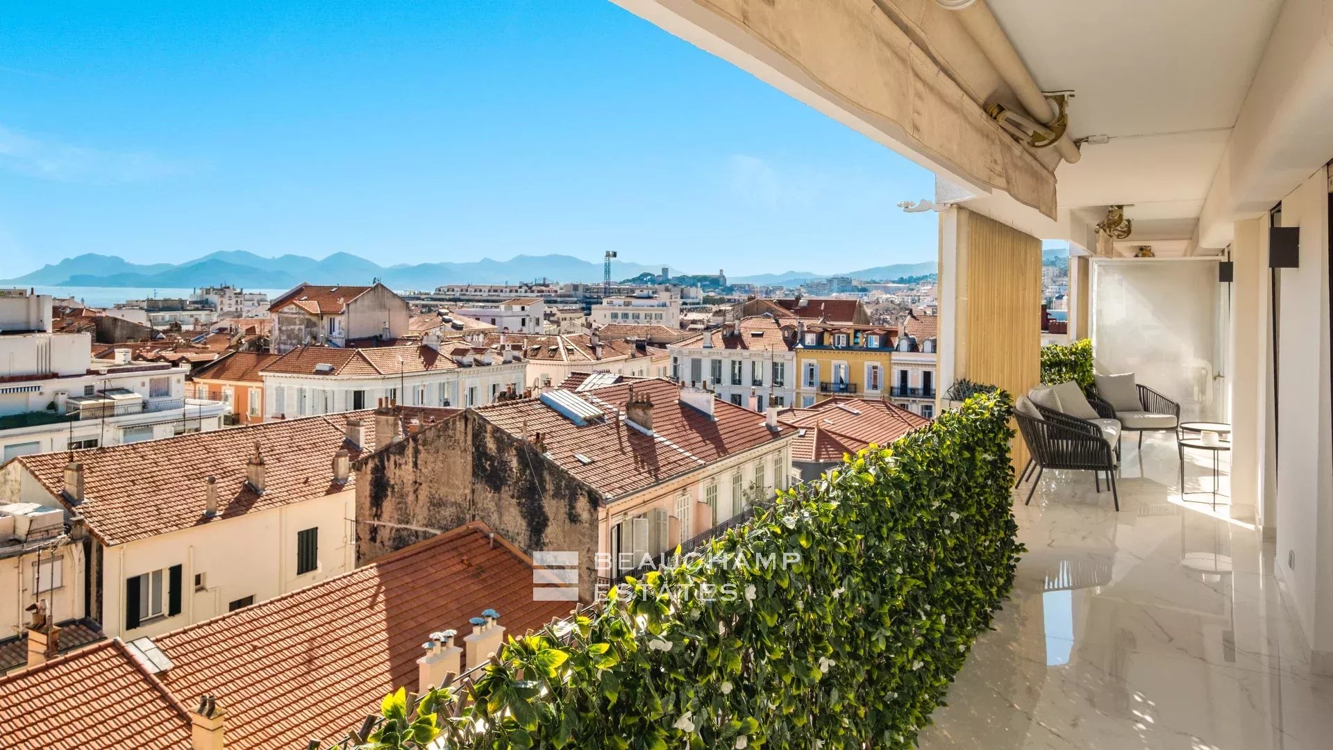 Superb 4 bedroom penthouse – Cannes Centre Superb 4 bedroom penthouse – Cannes Centre
