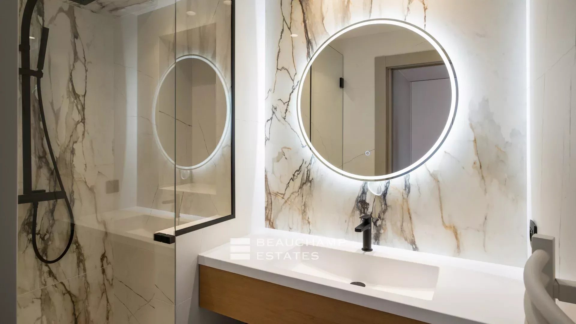 Superb 4 bedroom penthouse – Cannes Centre Superb 4 bedroom penthouse – Cannes Centre