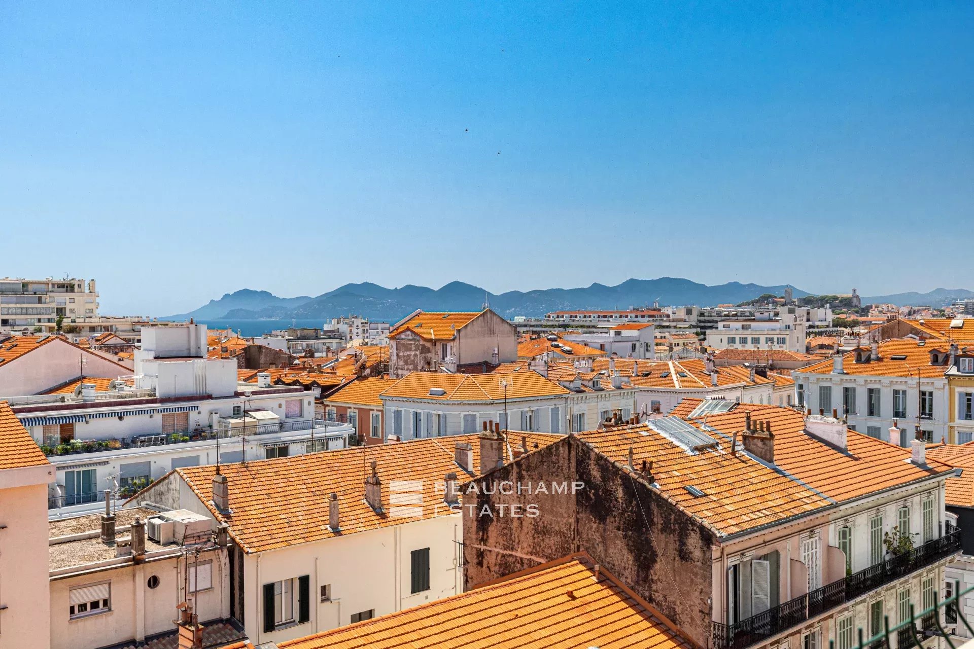 Superb 4 bedroom penthouse – Cannes Centre Superb 4 bedroom penthouse – Cannes Centre
