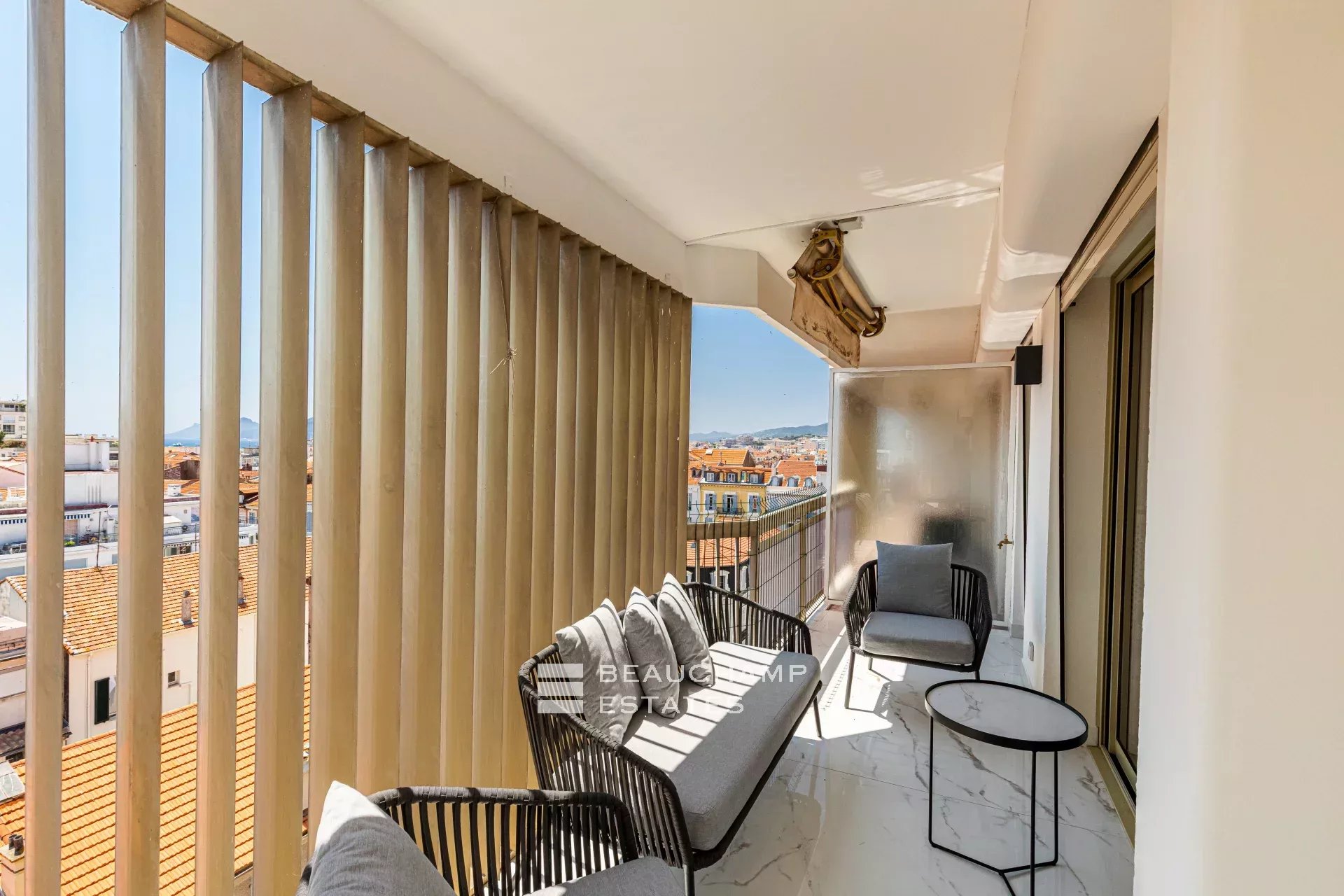 Superb 4 bedroom penthouse – Cannes Centre Superb 4 bedroom penthouse – Cannes Centre