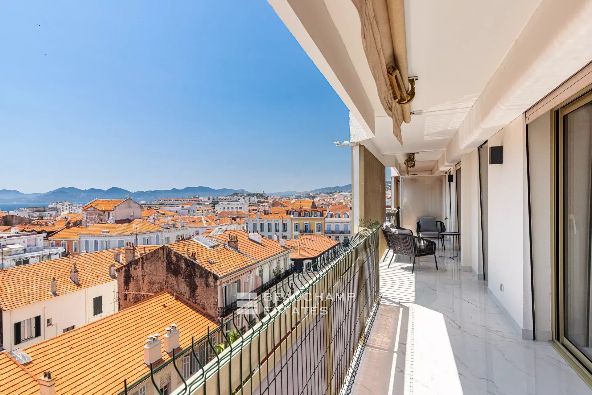 Superb 4 bedroom penthouse – Cannes Centre Superb 4 bedroom penthouse – Cannes Centre