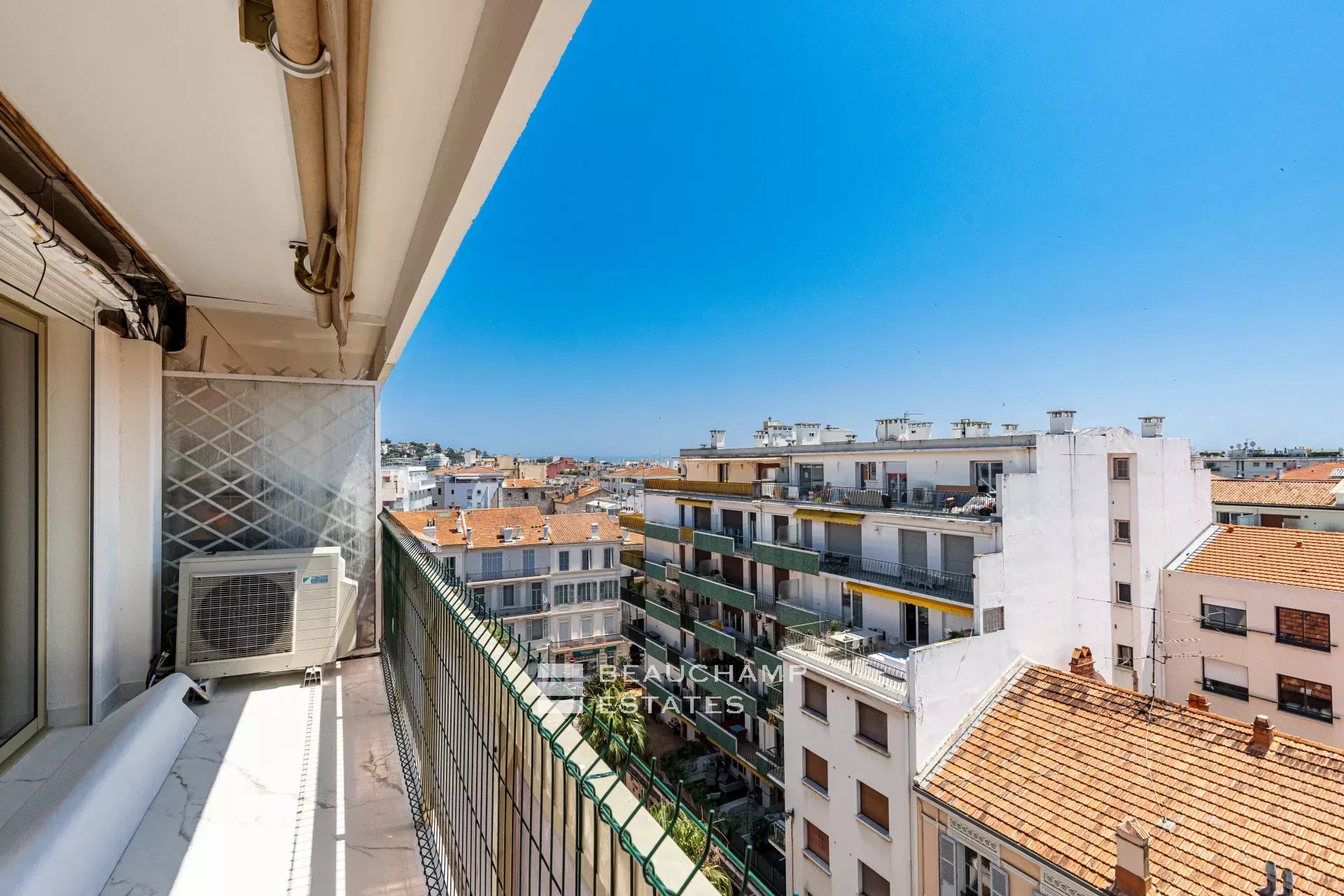 Superb 4 bedroom penthouse – Cannes Centre Superb 4 bedroom penthouse – Cannes Centre