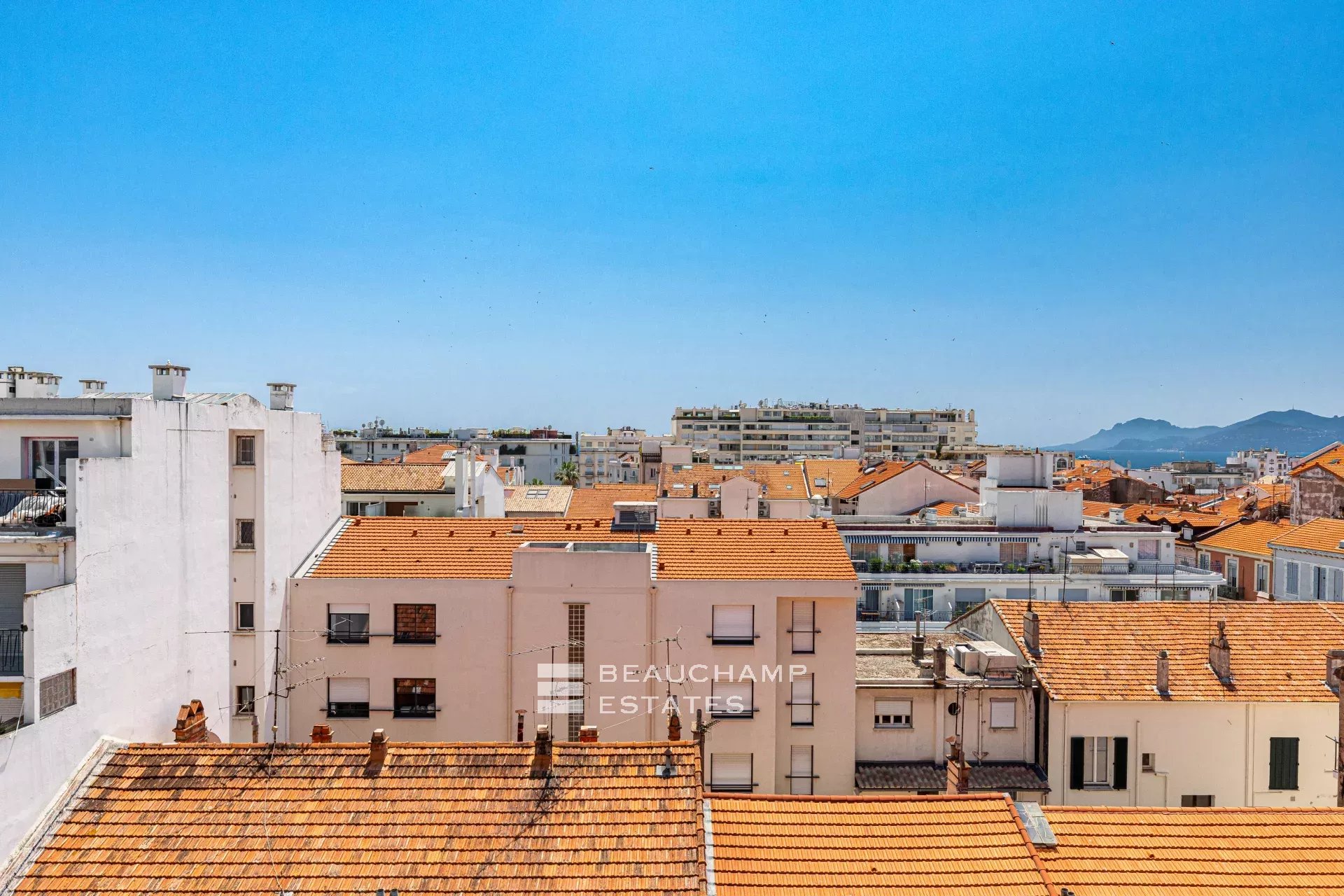 Superb 4 bedroom penthouse – Cannes Centre Superb 4 bedroom penthouse – Cannes Centre