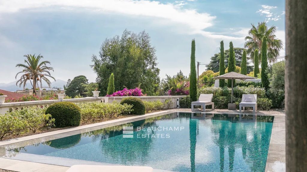 Superb Belle Époque villa with 6 bedrooms and panoramic sea views, near the city center of Cannes