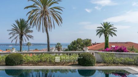 Superb Belle Époque villa with 6 bedrooms and panoramic sea views, near the city center of Cannes