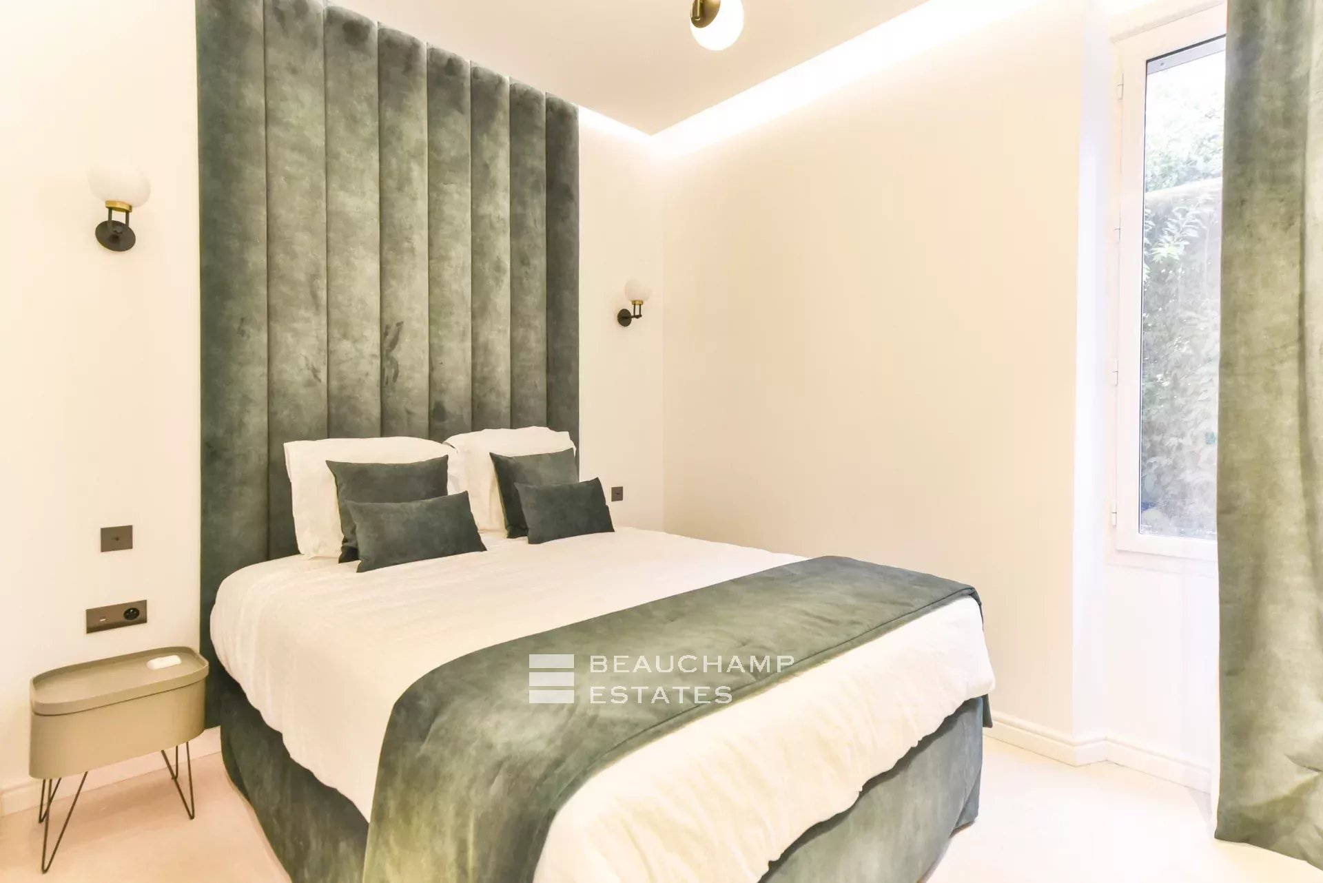 Superb Belle Époque villa with 7 bedrooms in the heart of the Basse Californie Superb Belle Époque villa with 7 bedrooms in the heart of the Basse Californie