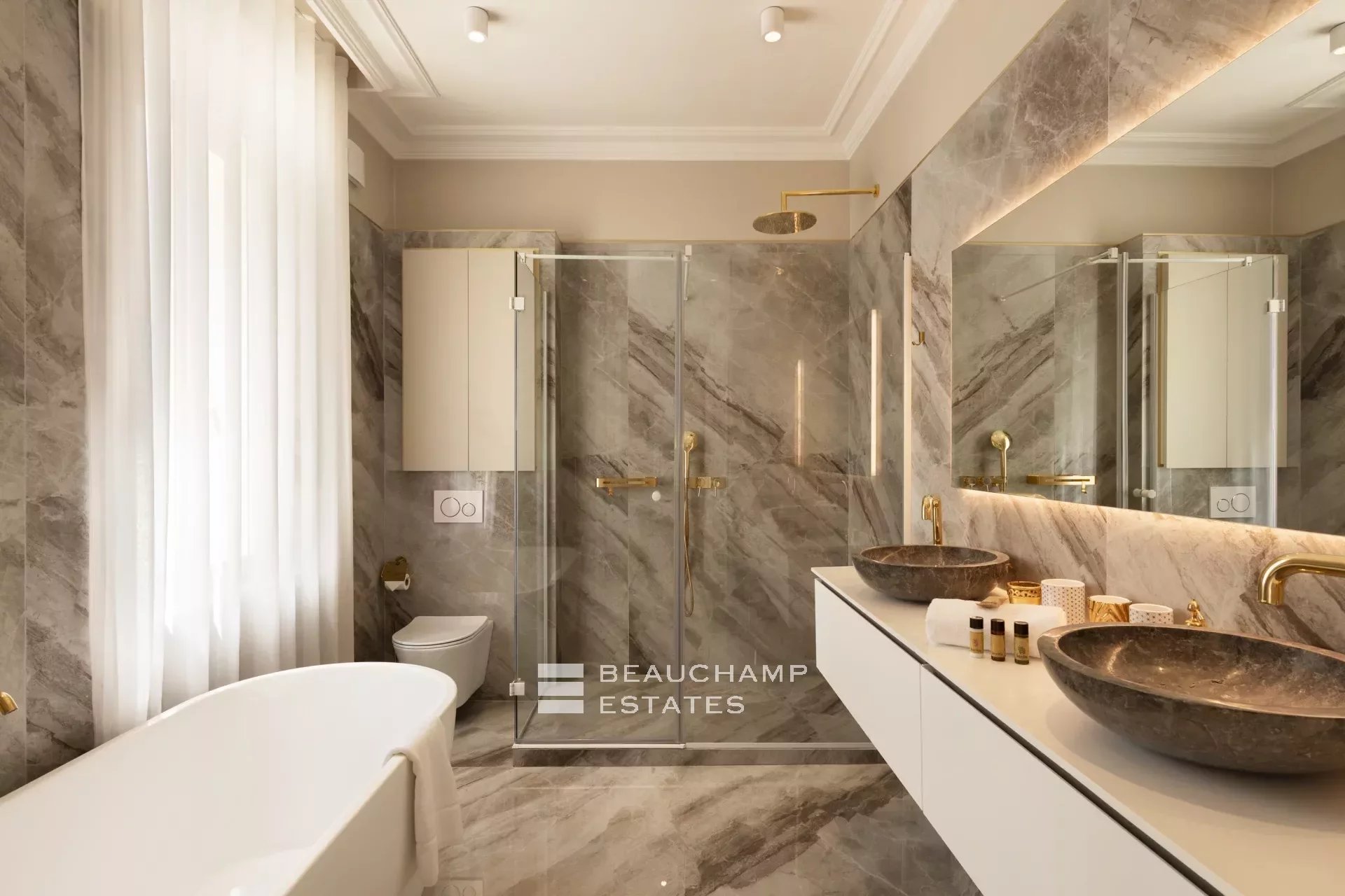 Superb Belle Époque villa with 7 bedrooms in the heart of the Basse Californie Superb Belle Époque villa with 7 bedrooms in the heart of the Basse Californie