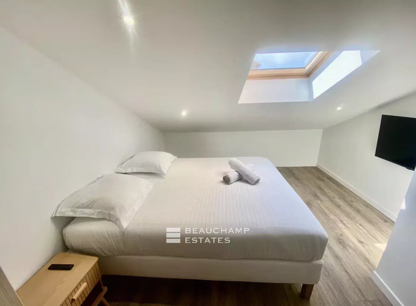 Superb new 2-bedroom – Cannes center Superb new 2-bedroom – Cannes center