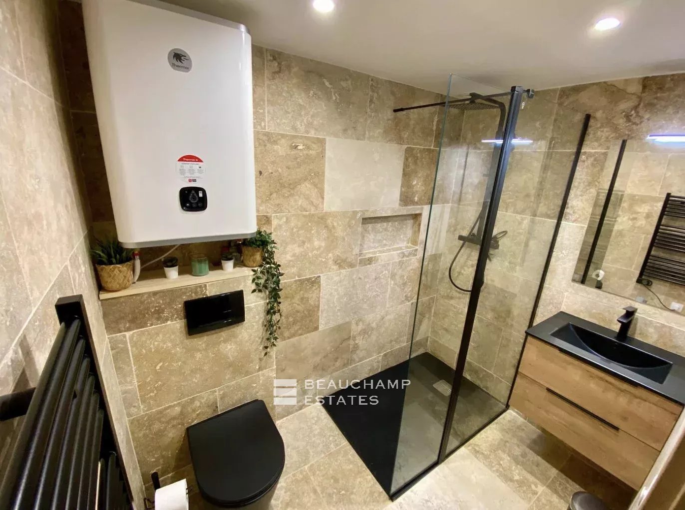 Superb new studio with large terrace – Cannes center Superb new studio with large terrace – Cannes center