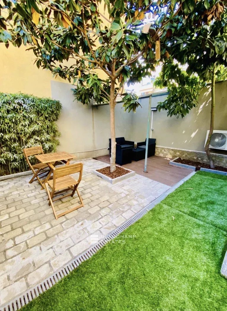 Superb new studio with large terrace – Cannes center Superb new studio with large terrace – Cannes center