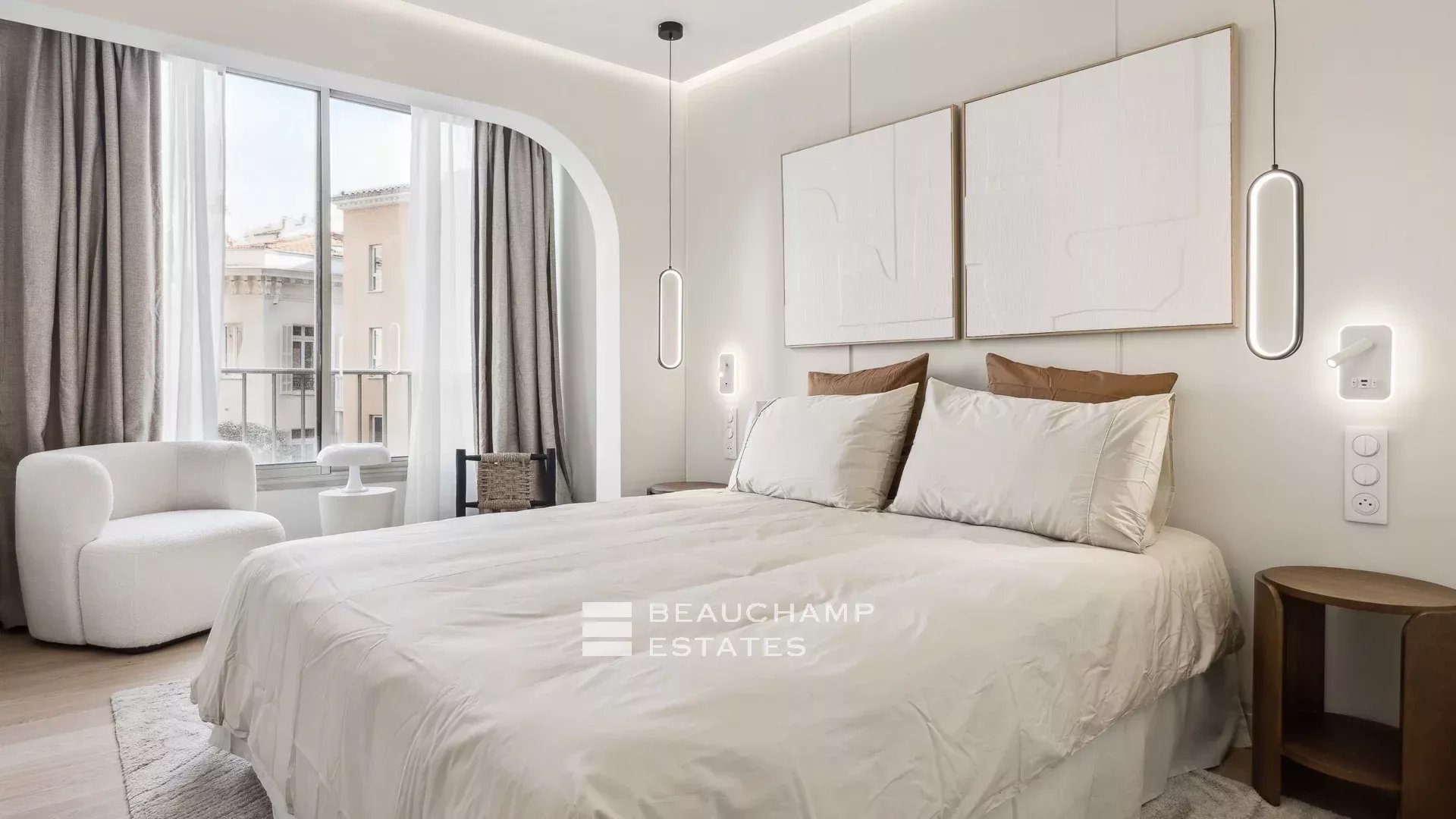 Superb renovated apartment facing the Palais – Cannes Croisette Superb renovated apartment facing the Palais – Cannes Croisette