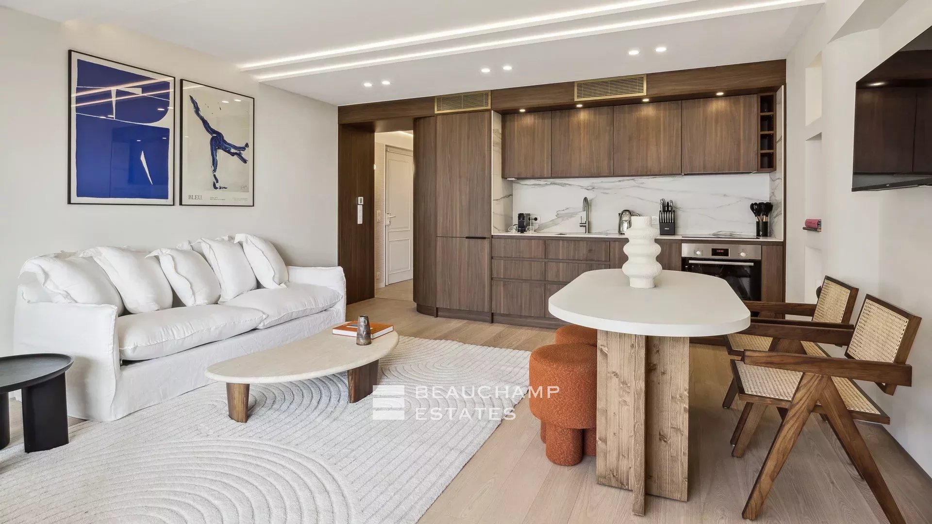 Superb renovated apartment facing the Palais – Cannes Croisette Superb renovated apartment facing the Palais – Cannes Croisette