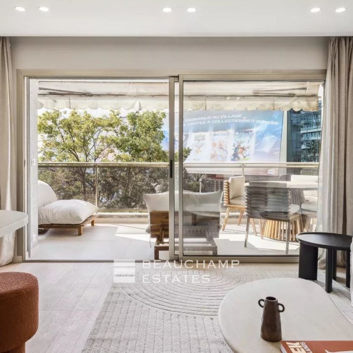 Superb renovated apartment facing the Palais – Cannes Croisette