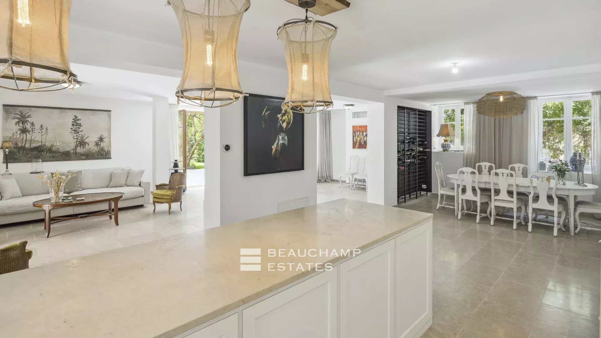 Superbe villa contemporaine avec piscine au cœur de Cannes Superb Renovated Villa with Pool in the Heart of central Cannes