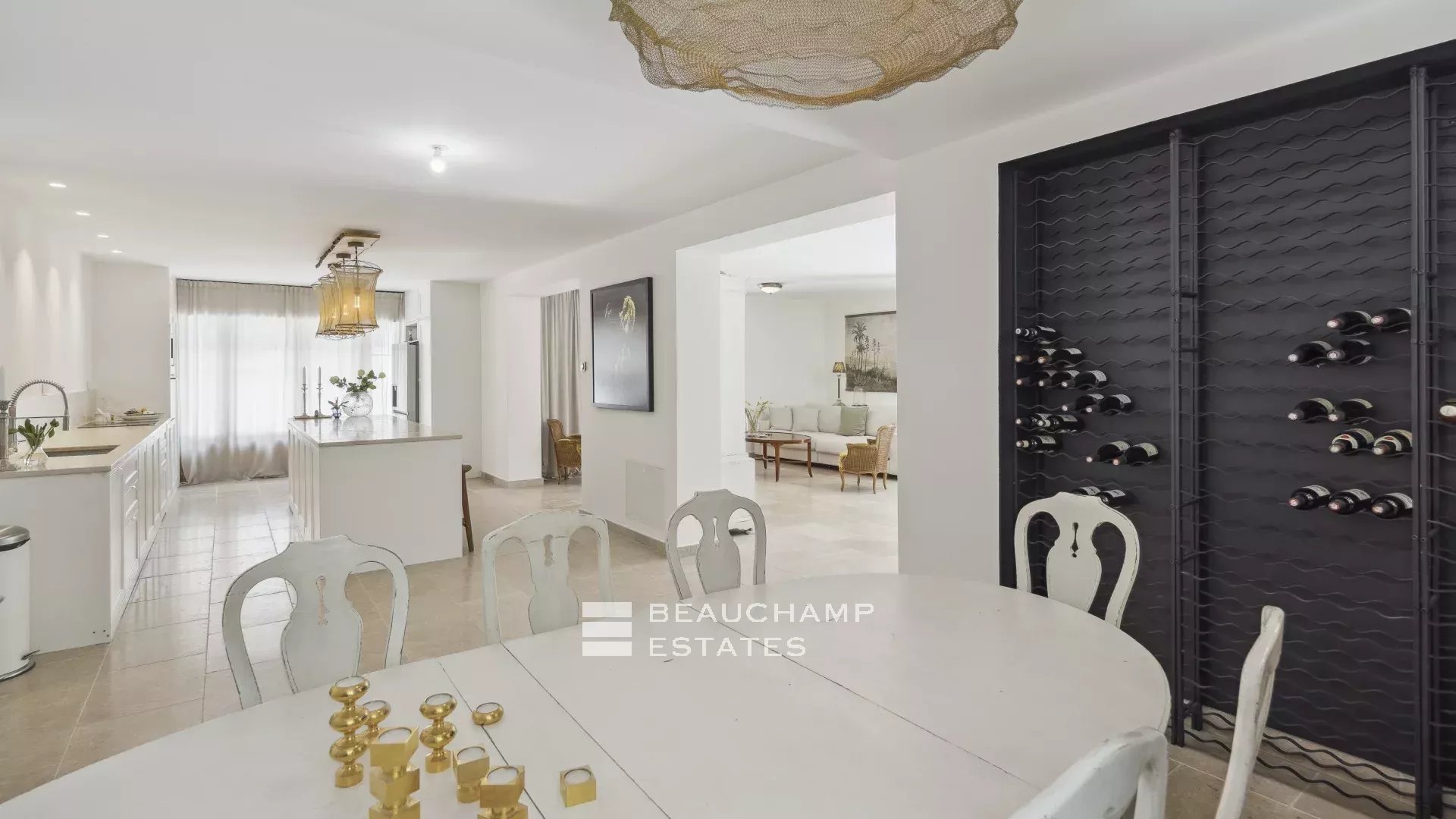 Superbe villa contemporaine avec piscine au cœur de Cannes Superb Renovated Villa with Pool in the Heart of central Cannes