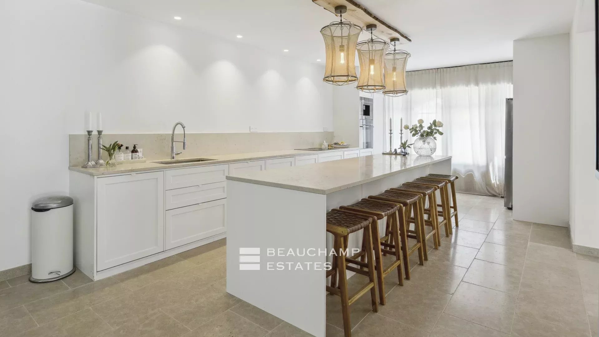 Superbe villa contemporaine avec piscine au cœur de Cannes Superb Renovated Villa with Pool in the Heart of central Cannes