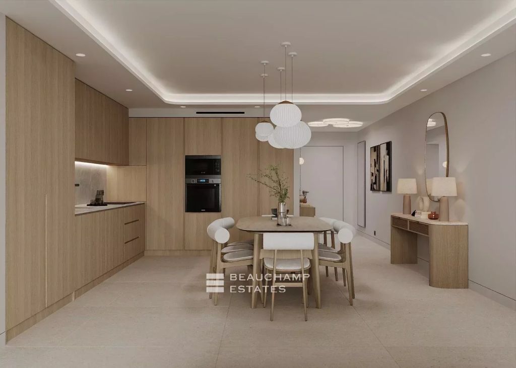 Three-bedroom apartment with sea view – Palm Beach