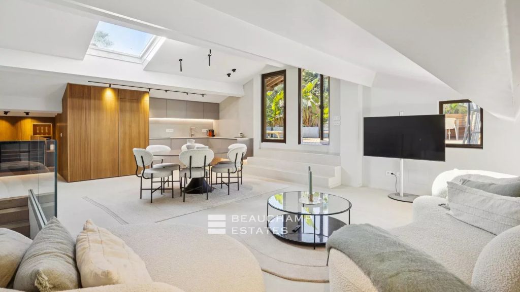 Three-Bedroom Duplex Penthouse – Saint-Jean-Cap-Ferrat