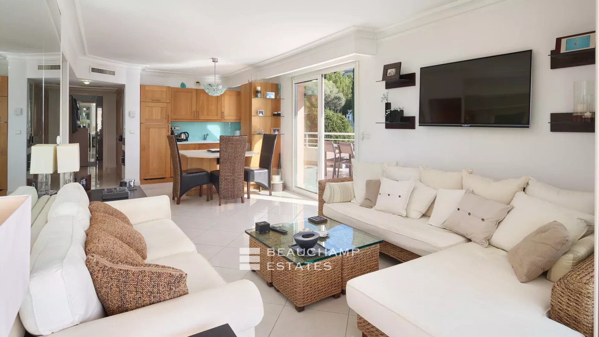 Top Floor apartment with Sea View Top Floor apartment with Sea View