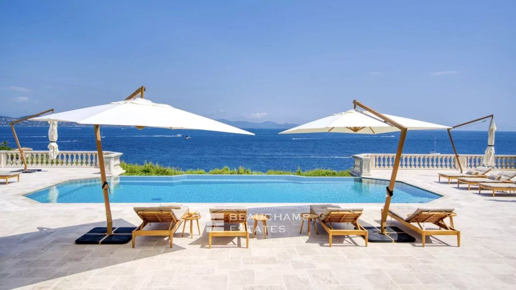 Ultra luxury provencal villa in the prestigious domain of Les Parcs of Saint-Tropez