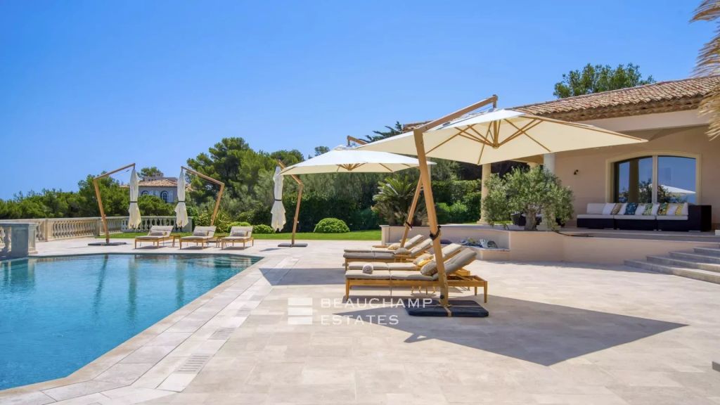 Ultra luxury provencal villa in the prestigious domain of Les Parcs of Saint-Tropez