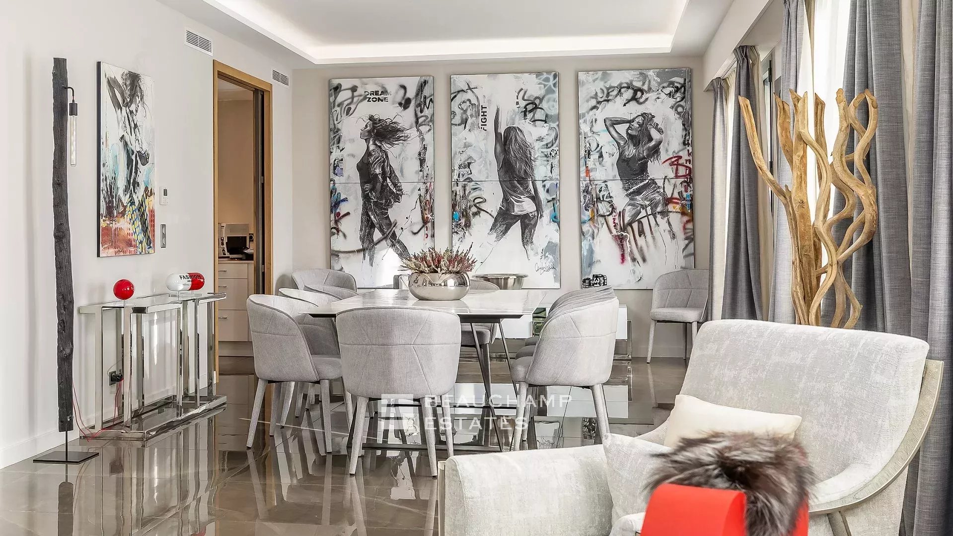 Unique 4-bedroom property located on La Croisette facing Port Canto Unique 4-bedroom property located on La Croisette facing Port Canto