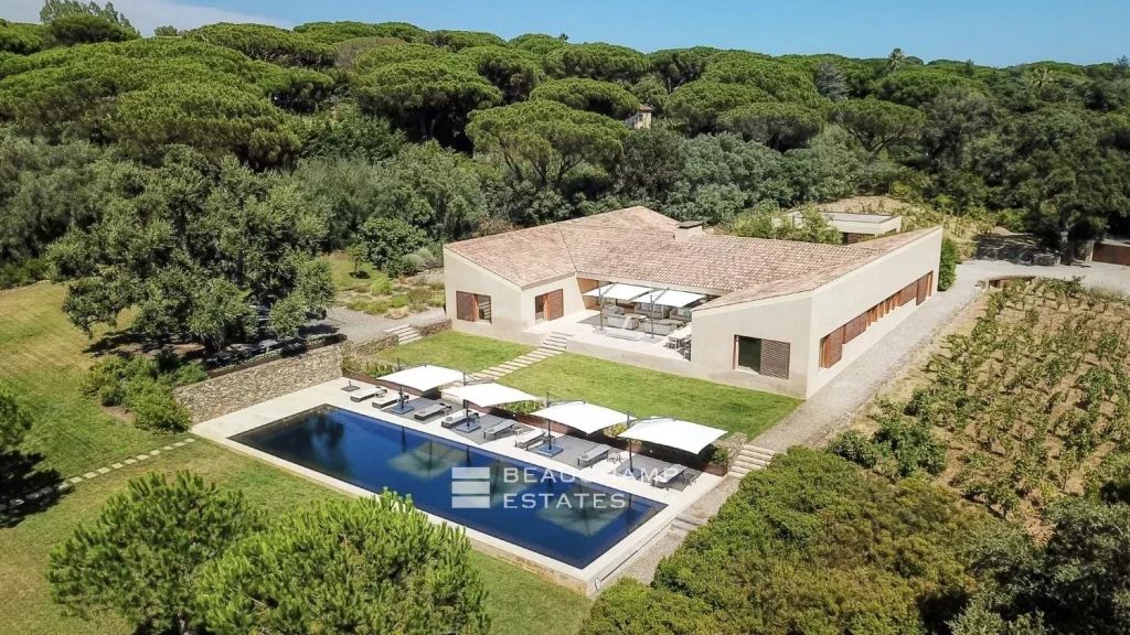 Unique brand new property offering sea views