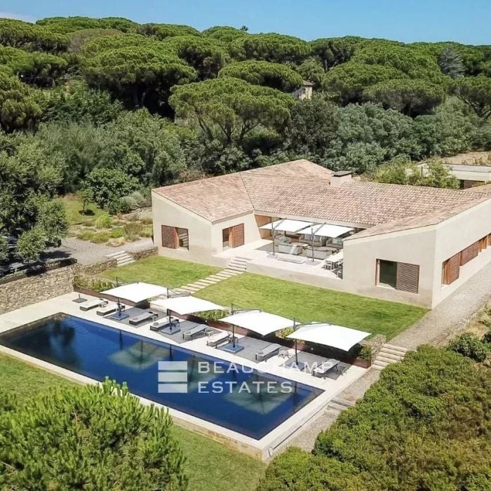 Unique brand new property offering sea views in Les Parcs of Saint-Tropez
