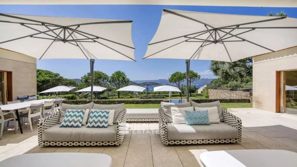 Unique brand new property offering sea views