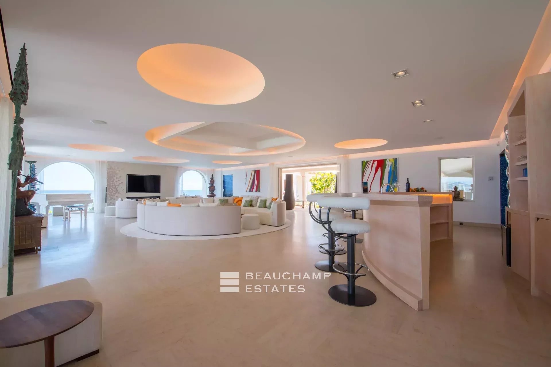 Propriété provençale de luxe dans un domaine privilégié de Saint-Tropez Unique Location, Amazing Waterfront Mansion in Saint-Tropez